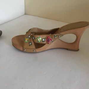 UNIQUE WOODEN SANDALS